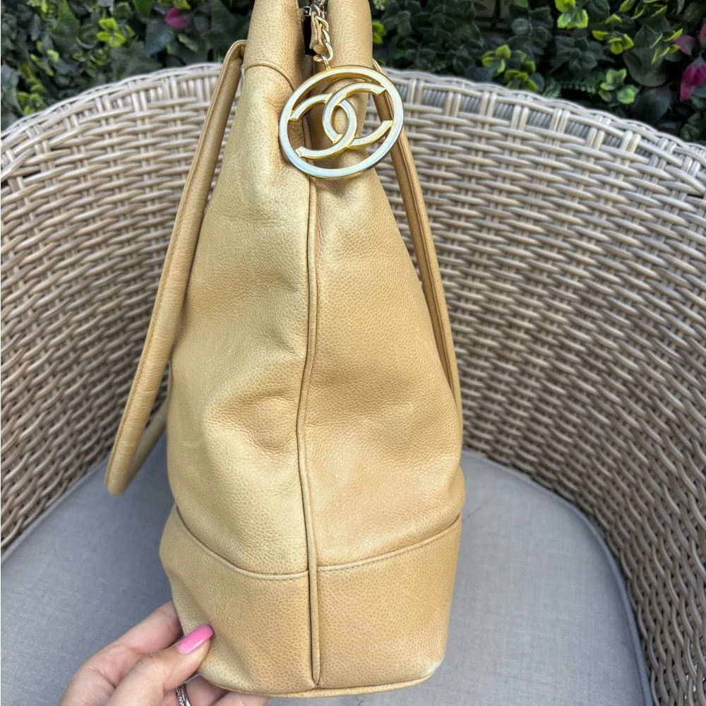 Authentic CHANEL beige Coco mark CC caviar leather tote CC charm